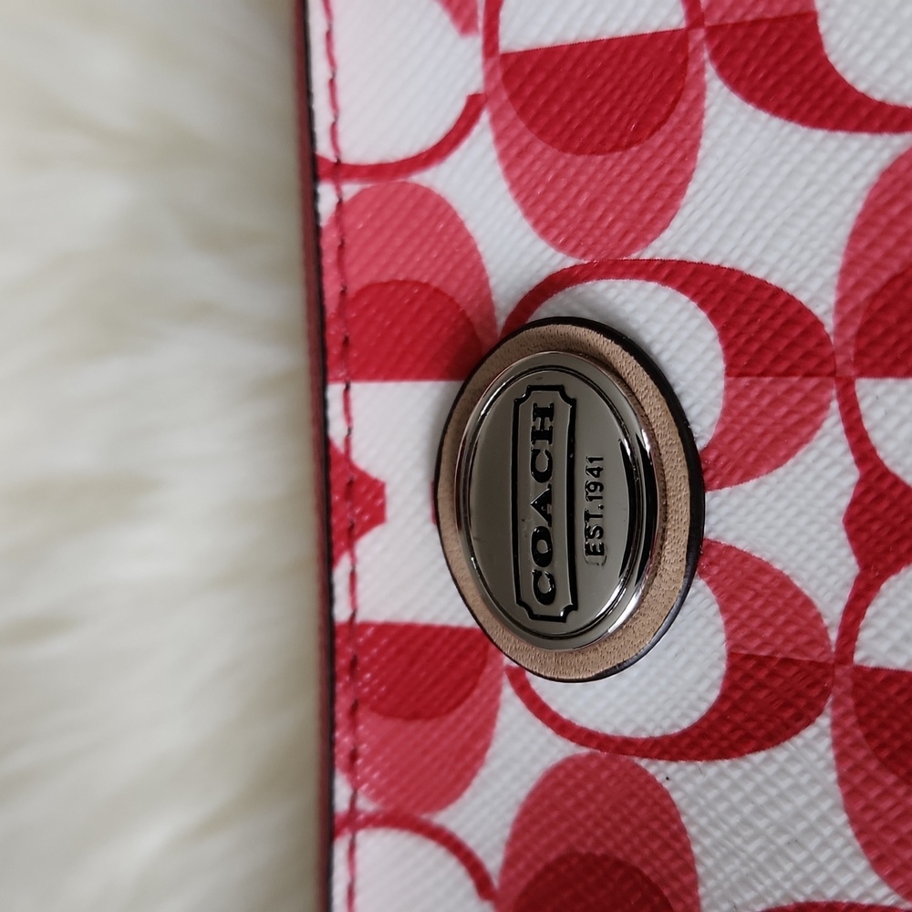 Cute Coach Red Signature Chalk Leather Top Zip Wristlet Wallet ♥️🤍 - Picture 4 of 13